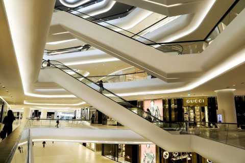Nous avons relevé le défi :  le centre commercial de Quargnon-Centre  est équipé d'un éclairage économique